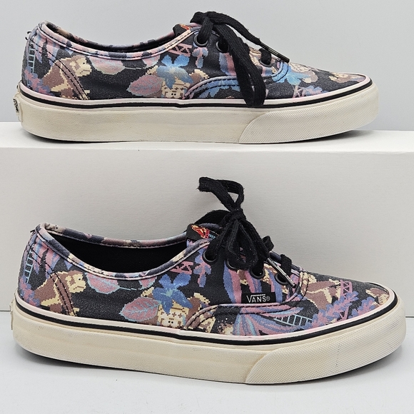 Rare Vans + Donkey Kong Nintendo collaboration shoes size 7- hard to find - Picture 16 of 16